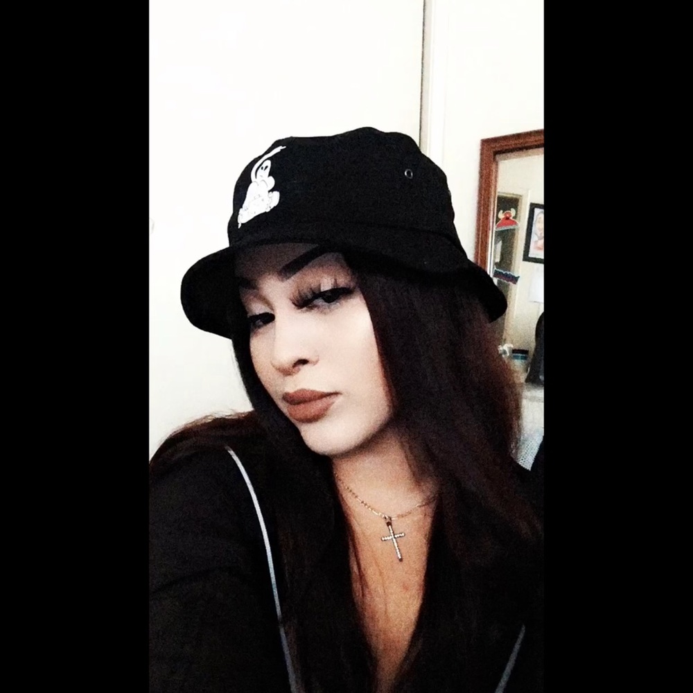 Meet your Posher, Selena